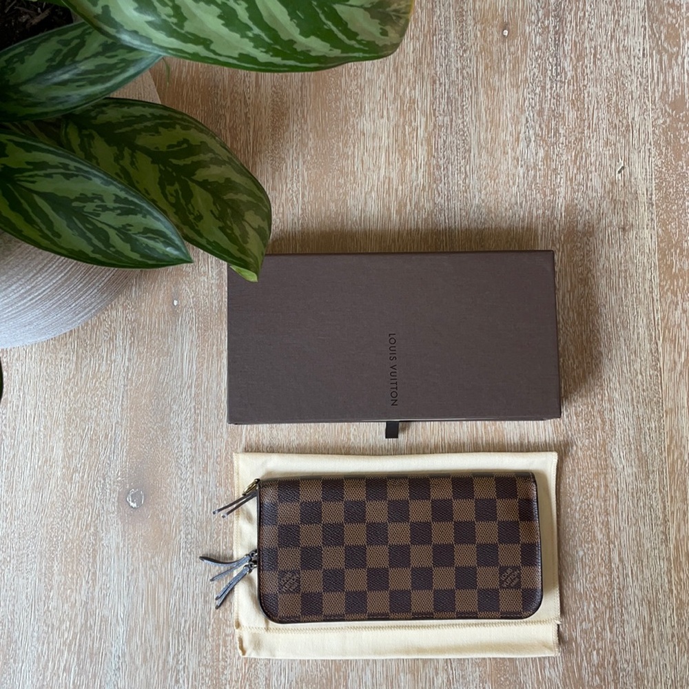 Louis Vuitton Damier Wallet with Engraving